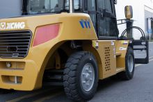 XCMG Official Xcf706K Inter Combustion Forklifts 7 Ton Diesel Fuel Forklift Truck